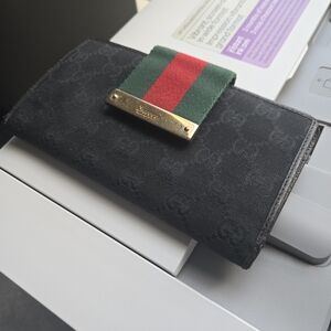 Gucci Black Wallet with Signature Stripe